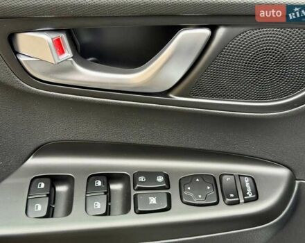 Белый Хендай Kona, объемом двигателя 0 л и пробегом 31 тыс. км за 17999 $, фото 17 на Automoto.ua