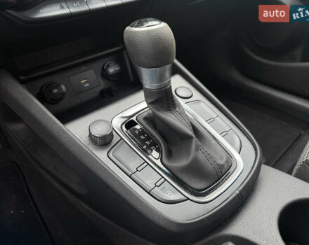 Білий Хендай Kona, об'ємом двигуна 2 л та пробігом 70 тис. км за 12200 $, фото 16 на Automoto.ua