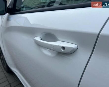 Белый Хендай Kona, объемом двигателя 0 л и пробегом 30 тыс. км за 22990 $, фото 11 на Automoto.ua