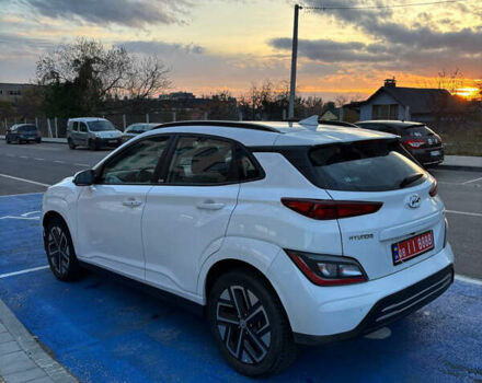 Белый Хендай Kona, объемом двигателя 0 л и пробегом 38 тыс. км за 15599 $, фото 5 на Automoto.ua