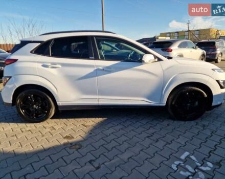 Білий Хендай Kona, об'ємом двигуна 0 л та пробігом 57 тис. км за 17200 $, фото 11 на Automoto.ua