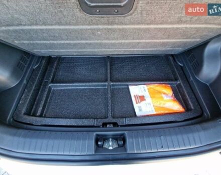 Білий Хендай Kona, об'ємом двигуна 0 л та пробігом 57 тис. км за 17200 $, фото 53 на Automoto.ua