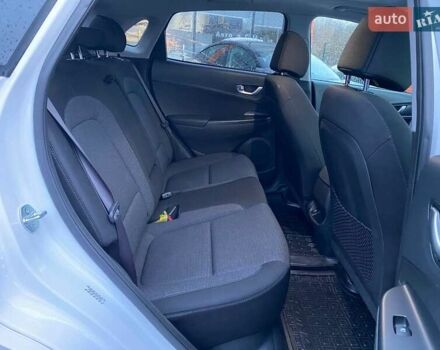 Белый Хендай Kona, объемом двигателя 0 л и пробегом 6 тыс. км за 18900 $, фото 18 на Automoto.ua