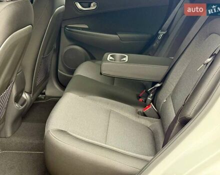 Белый Хендай Kona, объемом двигателя 0 л и пробегом 31 тыс. км за 17999 $, фото 23 на Automoto.ua