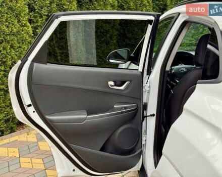 Белый Хендай Kona, объемом двигателя 0 л и пробегом 31 тыс. км за 17999 $, фото 22 на Automoto.ua