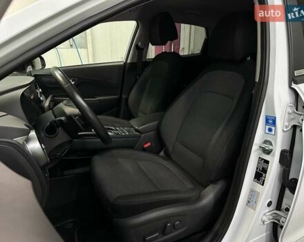 Белый Хендай Kona, объемом двигателя 0 л и пробегом 108 тыс. км за 20600 $, фото 34 на Automoto.ua