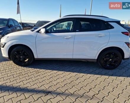Білий Хендай Kona, об'ємом двигуна 0 л та пробігом 57 тис. км за 17200 $, фото 18 на Automoto.ua