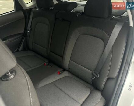 Білий Хендай Kona, об'ємом двигуна 0 л та пробігом 40 тис. км за 19999 $, фото 12 на Automoto.ua