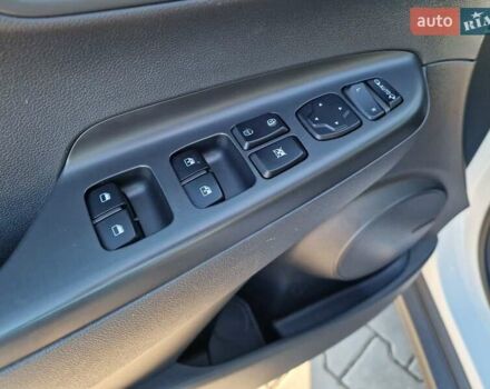 Білий Хендай Kona, об'ємом двигуна 0 л та пробігом 57 тис. км за 17200 $, фото 22 на Automoto.ua