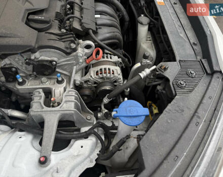 Білий Хендай Kona, об'ємом двигуна 2 л та пробігом 70 тис. км за 12200 $, фото 4 на Automoto.ua