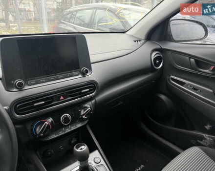 Білий Хендай Kona, об'ємом двигуна 2 л та пробігом 70 тис. км за 12200 $, фото 13 на Automoto.ua