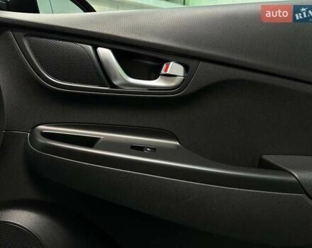 Белый Хендай Kona, объемом двигателя 0 л и пробегом 108 тыс. км за 20600 $, фото 76 на Automoto.ua