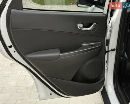 Білий Хендай Kona, об'ємом двигуна 0 л та пробігом 28 тис. км за 18700 $, фото 49 на Automoto.ua