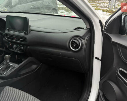 Білий Хендай Kona, об'ємом двигуна 2 л та пробігом 70 тис. км за 12200 $, фото 17 на Automoto.ua