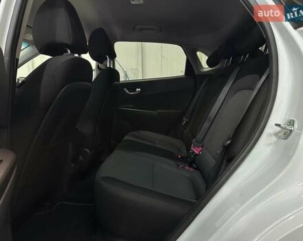 Белый Хендай Kona, объемом двигателя 0 л и пробегом 108 тыс. км за 20600 $, фото 64 на Automoto.ua