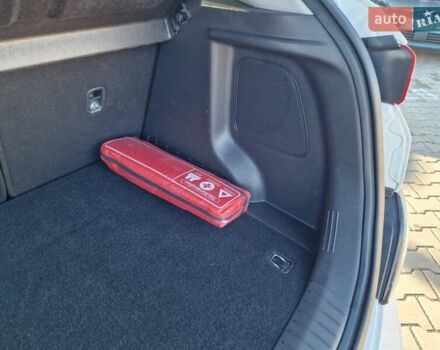Білий Хендай Kona, об'ємом двигуна 0 л та пробігом 57 тис. км за 17200 $, фото 52 на Automoto.ua