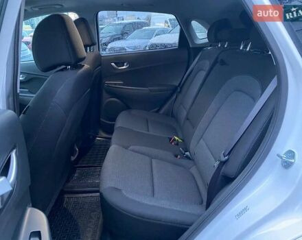 Белый Хендай Kona, объемом двигателя 0 л и пробегом 6 тыс. км за 18900 $, фото 17 на Automoto.ua