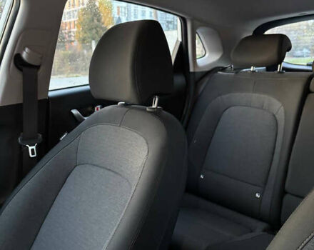 Белый Хендай Kona, объемом двигателя 0 л и пробегом 38 тыс. км за 15599 $, фото 14 на Automoto.ua