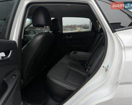 Білий Хендай Kona, об'ємом двигуна 0 л та пробігом 28 тис. км за 18700 $, фото 39 на Automoto.ua