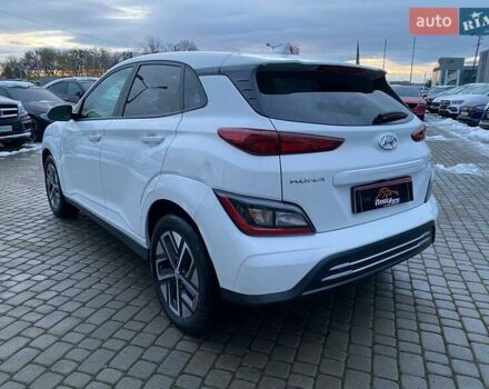 Белый Хендай Kona, объемом двигателя 0 л и пробегом 6 тыс. км за 18900 $, фото 3 на Automoto.ua