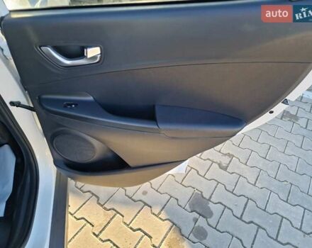 Білий Хендай Kona, об'ємом двигуна 0 л та пробігом 57 тис. км за 17200 $, фото 43 на Automoto.ua