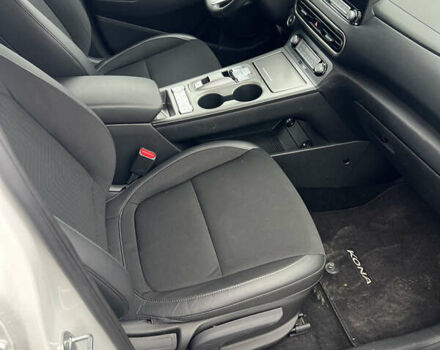 Белый Хендай Kona, объемом двигателя 0 л и пробегом 20 тыс. км за 20300 $, фото 5 на Automoto.ua