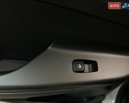 Белый Хендай Kona, объемом двигателя 0 л и пробегом 108 тыс. км за 20600 $, фото 4 на Automoto.ua