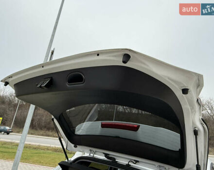 Белый Хендай Kona, объемом двигателя 0 л и пробегом 21 тыс. км за 17200 $, фото 22 на Automoto.ua