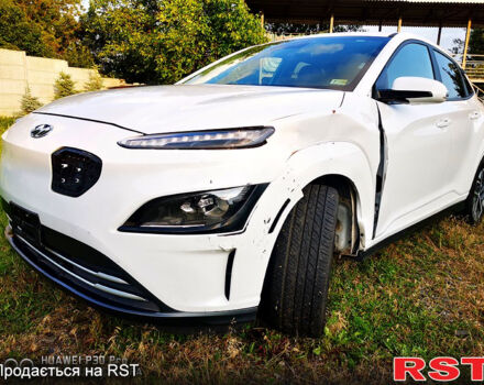 Білий Хендай Kona, об'ємом двигуна 0.15 л та пробігом 120 тис. км за 14250 $, фото 2 на Automoto.ua