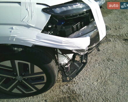 Белый Хендай Kona, объемом двигателя 0 л и пробегом 23 тыс. км за 14900 $, фото 26 на Automoto.ua