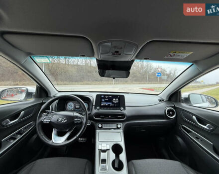 Белый Хендай Kona, объемом двигателя 0 л и пробегом 21 тыс. км за 17200 $, фото 4 на Automoto.ua