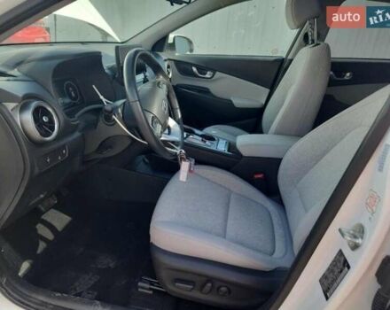 Белый Хендай Kona, объемом двигателя 0 л и пробегом 23 тыс. км за 14900 $, фото 10 на Automoto.ua