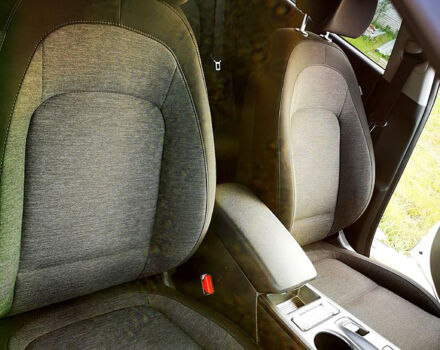 Білий Хендай Kona, об'ємом двигуна 0.15 л та пробігом 120 тис. км за 14250 $, фото 8 на Automoto.ua