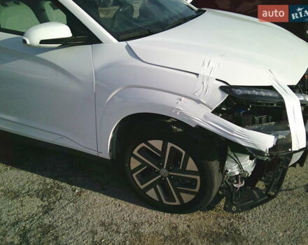 Белый Хендай Kona, объемом двигателя 0 л и пробегом 23 тыс. км за 14900 $, фото 32 на Automoto.ua