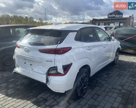 Белый Хендай Kona, объемом двигателя 0 л и пробегом 23 тыс. км за 14900 $, фото 5 на Automoto.ua