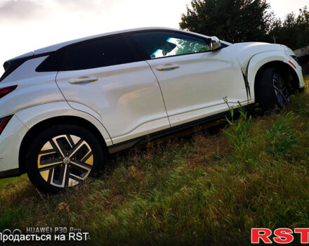 Білий Хендай Kona, об'ємом двигуна 0.15 л та пробігом 120 тис. км за 14250 $, фото 1 на Automoto.ua