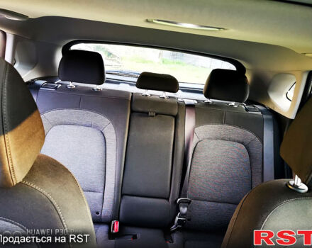 Білий Хендай Kona, об'ємом двигуна 0.15 л та пробігом 120 тис. км за 14250 $, фото 10 на Automoto.ua