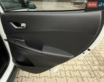 Белый Хендай Kona, объемом двигателя 0 л и пробегом 21 тыс. км за 17200 $, фото 25 на Automoto.ua