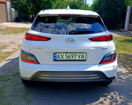 Белый Хендай Kona, объемом двигателя 0.15 л и пробегом 57 тыс. км за 19900 $, фото 2 на Automoto.ua