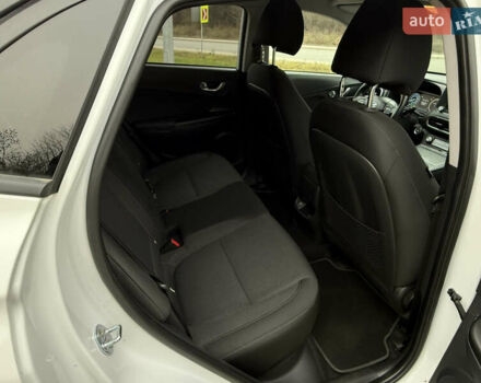 Белый Хендай Kona, объемом двигателя 0 л и пробегом 21 тыс. км за 17200 $, фото 24 на Automoto.ua