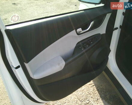 Белый Хендай Kona, объемом двигателя 0 л и пробегом 23 тыс. км за 14900 $, фото 16 на Automoto.ua