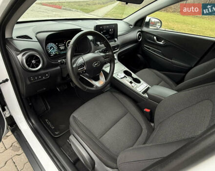 Белый Хендай Kona, объемом двигателя 0 л и пробегом 21 тыс. км за 17200 $, фото 19 на Automoto.ua