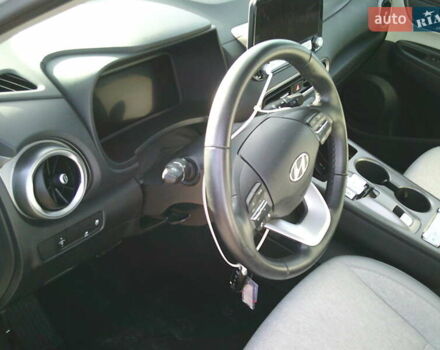 Белый Хендай Kona, объемом двигателя 0 л и пробегом 23 тыс. км за 14900 $, фото 22 на Automoto.ua