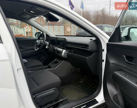 Белый Хендай Kona, объемом двигателя 2 л и пробегом 3 тыс. км за 25999 $, фото 6 на Automoto.ua