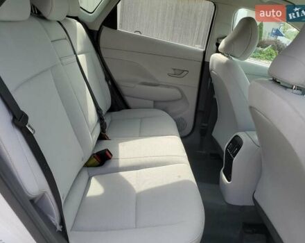 Белый Хендай Kona, объемом двигателя 2 л и пробегом 10 тыс. км за 7400 $, фото 10 на Automoto.ua