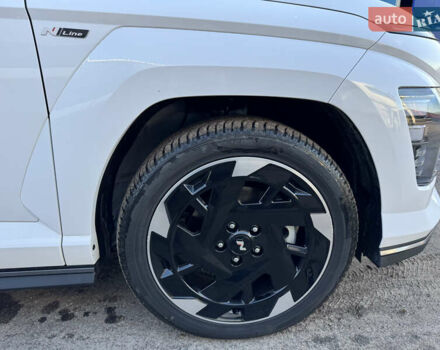 Білий Хендай Kona, об'ємом двигуна 0 л та пробігом 12 тис. км за 24500 $, фото 5 на Automoto.ua