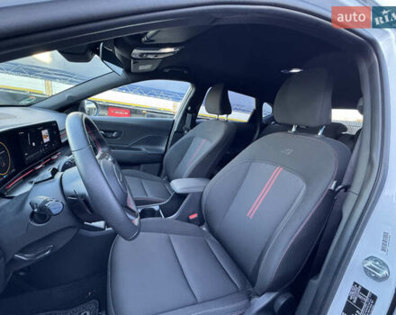 Білий Хендай Kona, об'ємом двигуна 0 л та пробігом 12 тис. км за 24500 $, фото 8 на Automoto.ua