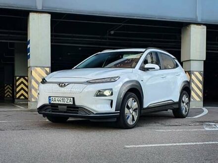 Хендай Kona 2018 в Киеве на Automoto.ua Белый Хендай Kona, объемом двигателя 0 л и пробегом 82 тыс. км за 17500 $, фото 1 на Automoto.ua