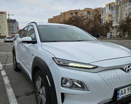 Белый Хендай Kona, объемом двигателя 0 л и пробегом 155 тыс. км за 16000 $, фото 1 на Automoto.ua