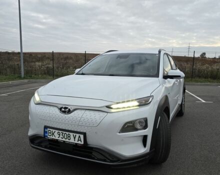 Белый Хендай Kona, объемом двигателя 0 л и пробегом 113 тыс. км за 15900 $, фото 1 на Automoto.ua